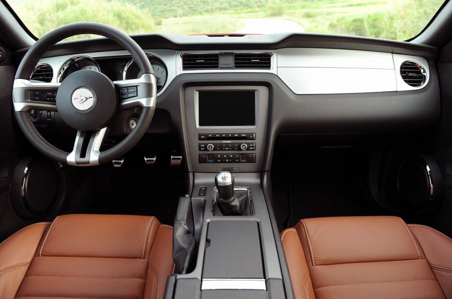  Ford Mustang V6 2011 года  (фото 39 из 93)